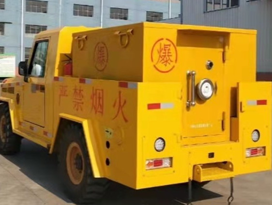 旌阳凯龙爆破器材运输车：保障爆破任务的安全运行
